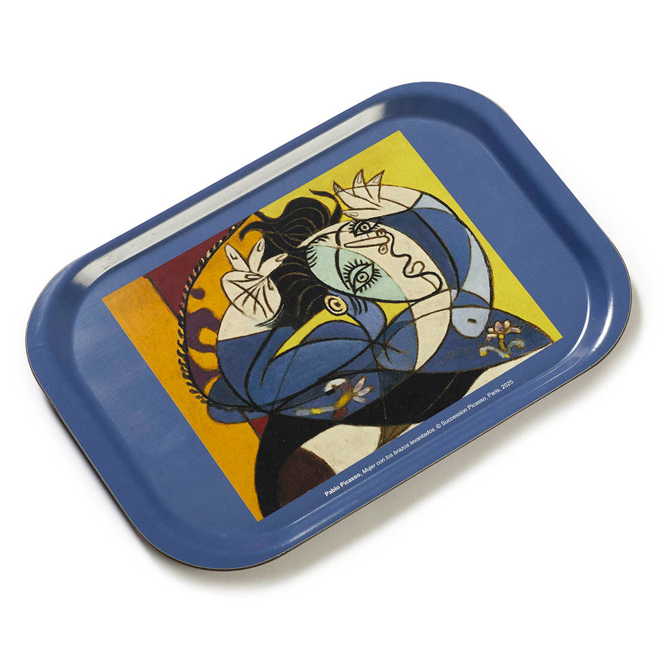 Bandeja Picasso. Mujer con los brazos levantados