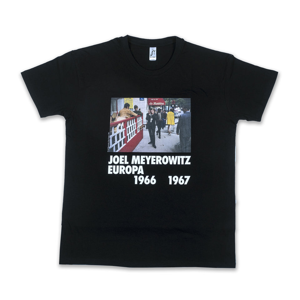 T-shirt Paris, France, 1967 by Joel Meyerowitz